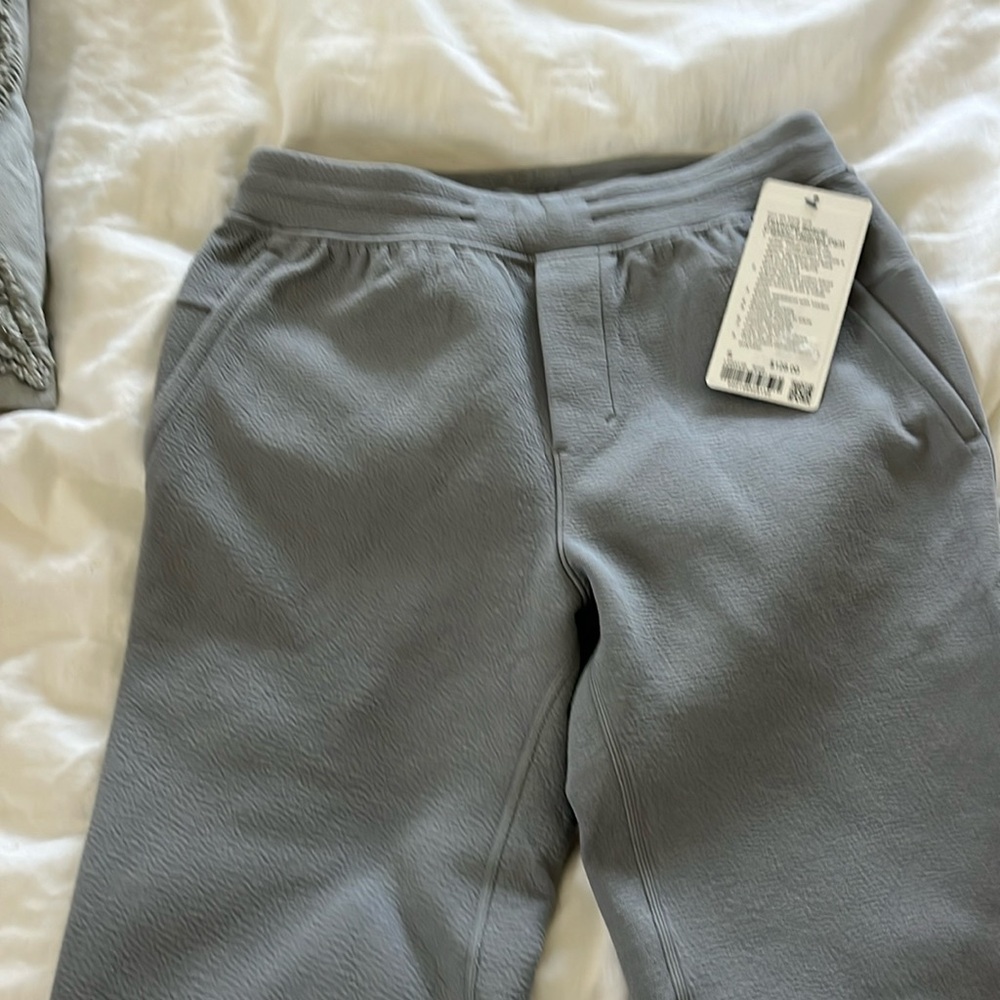 NWT Lululemon men’s textured spacer classic tapered pant size small Rhig